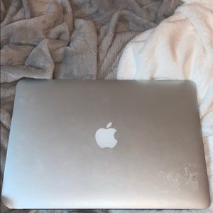 Mac book air 2017 (BID ON PRICE)